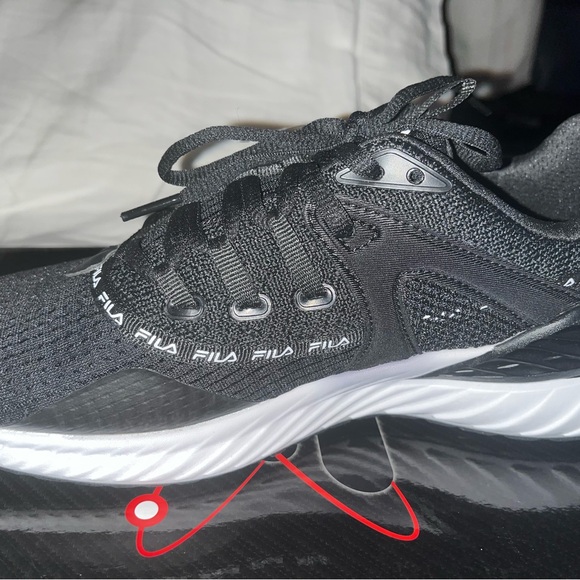 BNIB FILA WOMENS RAPIDFLASH 5 ENERGIZED SNEAKERS - Picture 3 of 11